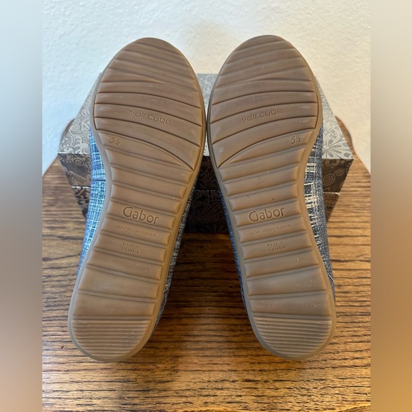 Gabor Blue and Silver Plaid Ballet Flats Size 5.5 EUC - Picture 3 of 12